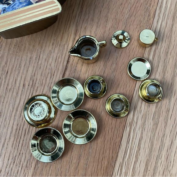 EUC Vintage Miniature Tea Set/Ornament #2177.
B. Shackman Company 1993 - Picture 4 of 14